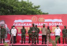 Panglima TNI Marsekal Hadi Tjahjanto, S.IP, Bersama Irwasum Polri  Komjen Pol. Drs. Agung Budi Maryoto, M.Si resmi melepas Gerakan Bhakti Sosial TNI Polri peduli Covid-19 (FOTO: IST)